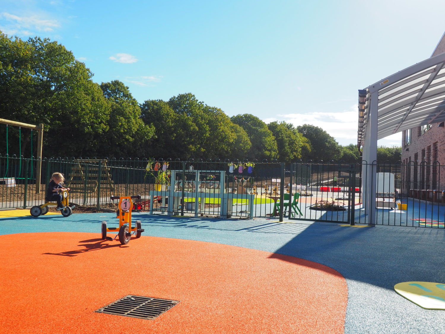 An image of the outside of Bearsted Primary Academy